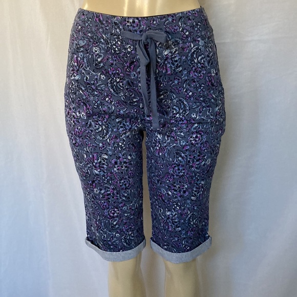 DEMOCRACY Jeans Tummy Control Size 6 Floral Bermuda Shorts Cuffed Hems NWOT - Picture 3 of 6